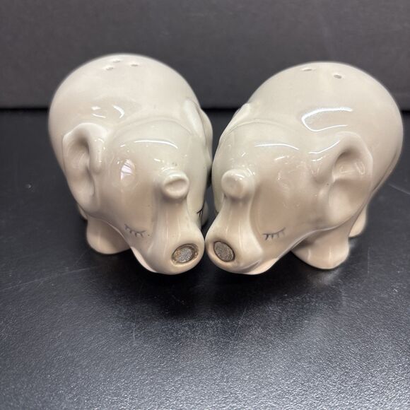 Elephants Set Of Magnetic Salt And Pepper Shakers - Picture 4 of 6